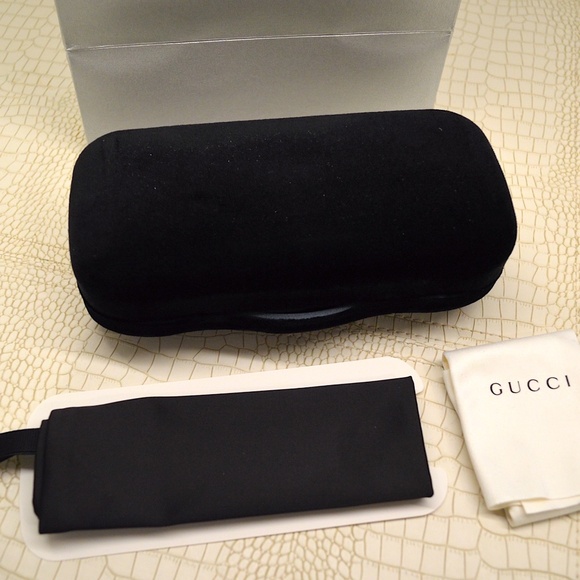 (XL) New Gucci Sunglasses Glass Case Black Velvet ClamshellCase